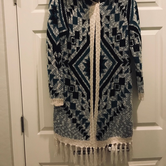 Maurices hooded sweater w/fringe. Teal/cream/black - Picture 3 of 3